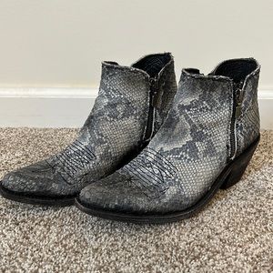LIBERTY Black leather snakeskin booties